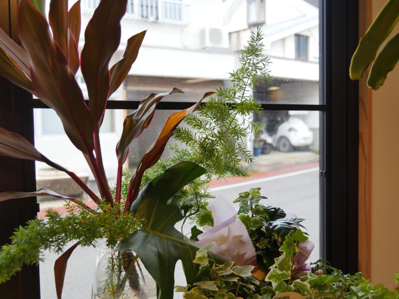 Meedafu'S Yui Hostel And Coffee Yoron Exterior photo